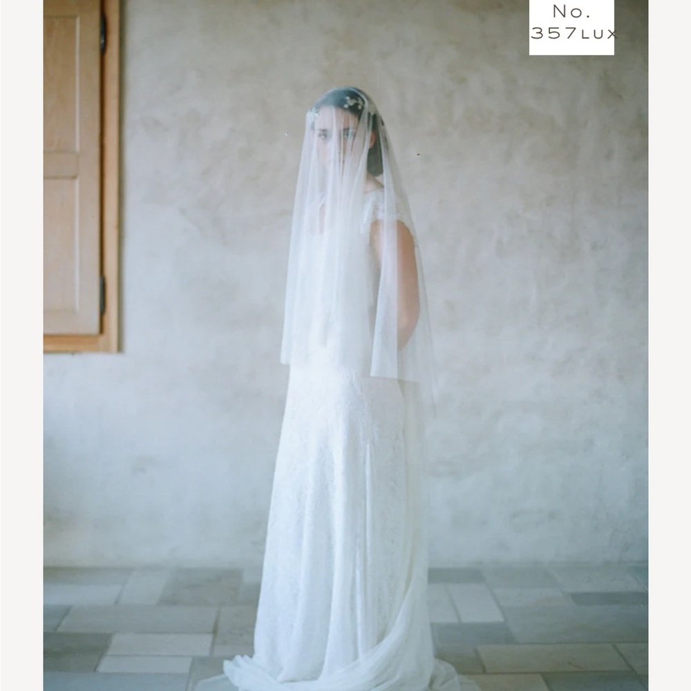 NWT - Twigs and Honey lux tulle ivory cathedral length veil with 36” blusher